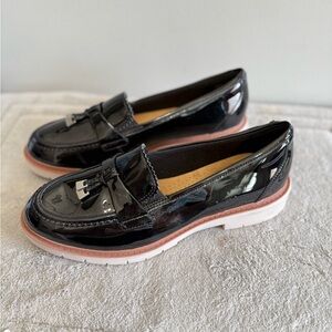 Clarks Black Patent Leather Loafers women’s size 10